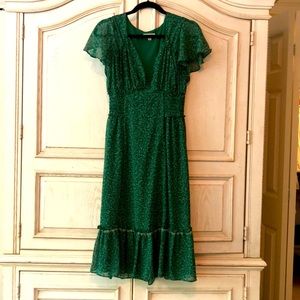 Kelly green, dot pattern, pretty dress. Great for summer weddings, parties.